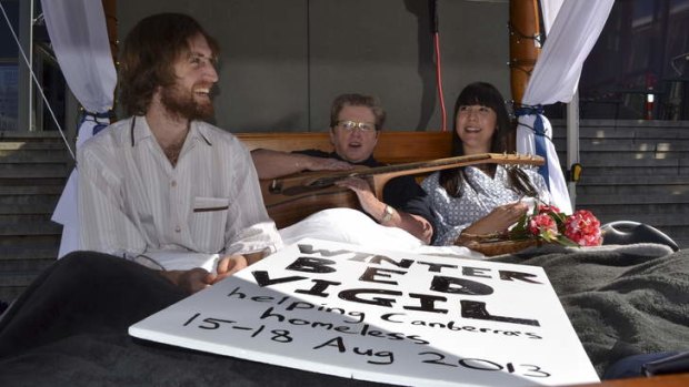 Winter Bed Vigil - Robyn Archer joined by 'John and Yoko'.