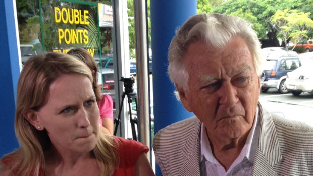 Kate Jones does the rounds with Labor luminary Bob Hawke in a last ditch attempt to win back voters.