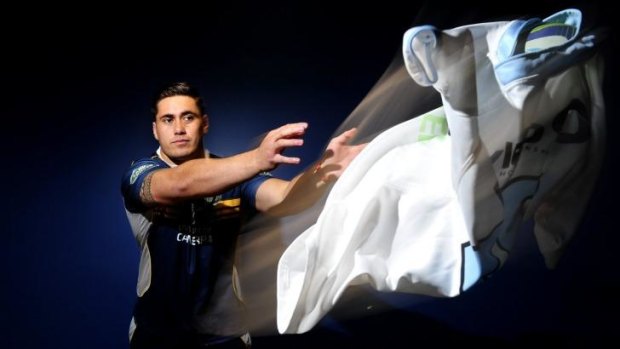 Les Makin has signed with the Brumbies for the 2015 Super Rugby season.