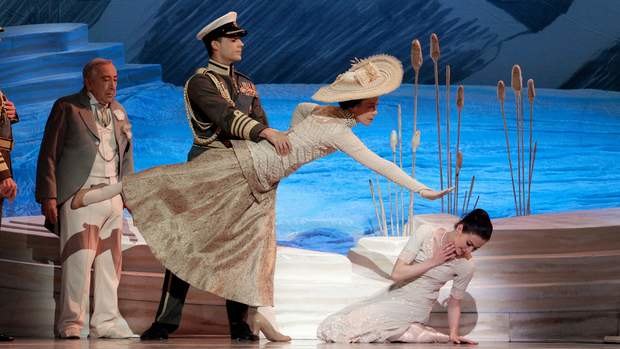 A scene from the Australian Ballet production of Graeme Murphy's <i>Swan Lake</i>.