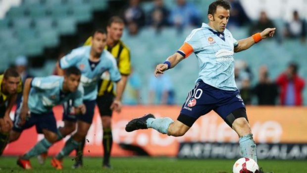 Del Piero scores from the spot against the Phoenix in round 26.