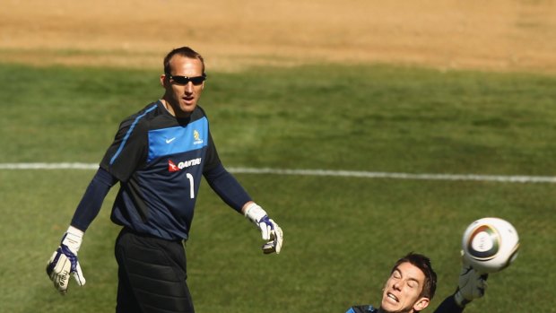 Brad Jones trains with the Socceroos in 2010.
