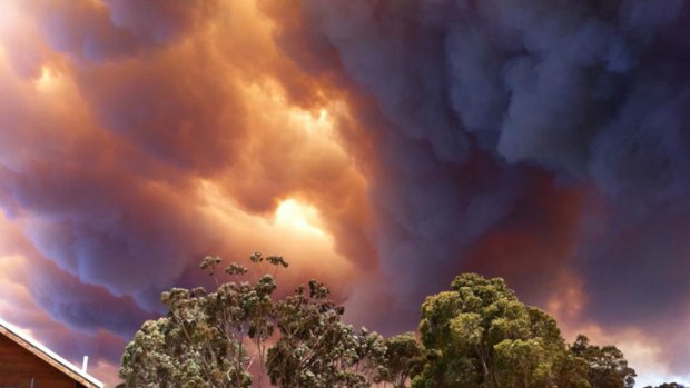 The bushfire burning near Margaret River is particularly threatening to Prevelly Park. <i>Photo: Naomi Sime. </i>