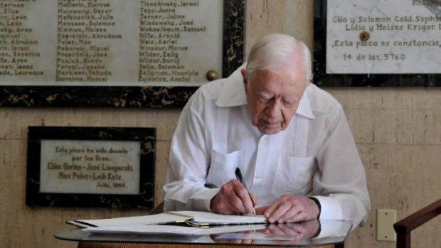 Former US president Jimmy Carter says he avoids email to keep correspondence away from prying eyes.