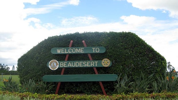 A sign welcoming travellers to Beaudesert.