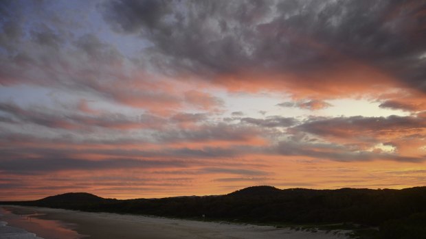 Pink sky after sunset at Cabarita Beach in the Northern Rivers. 