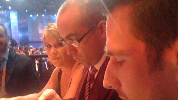 The way it should be: Julian Morrow and Wil Anderson tweeting at the 2009.