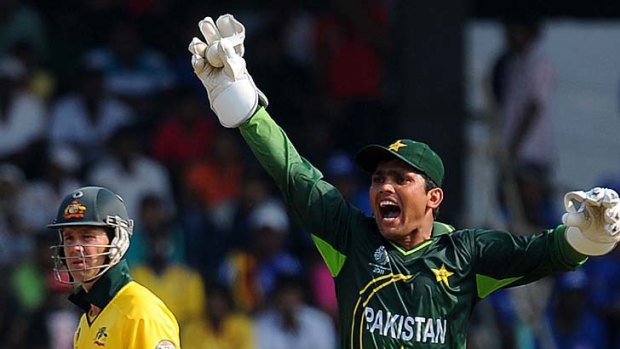Wicketkeeper Kamran Akmal successfully appeals for a catch off Ricky Ponting.