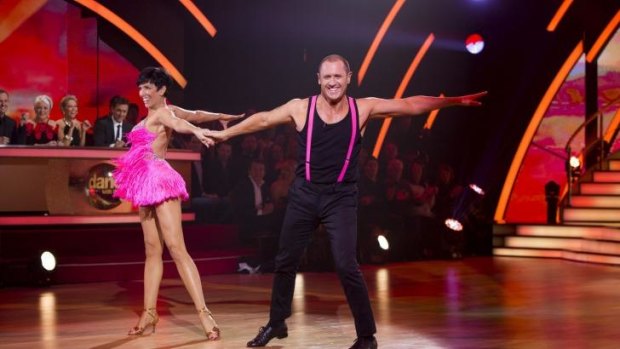 Larry Emdur tears up the dancefloor on the season premiere of <i>Dancing With The Stars</i>. He didn't get the biggest cheers.