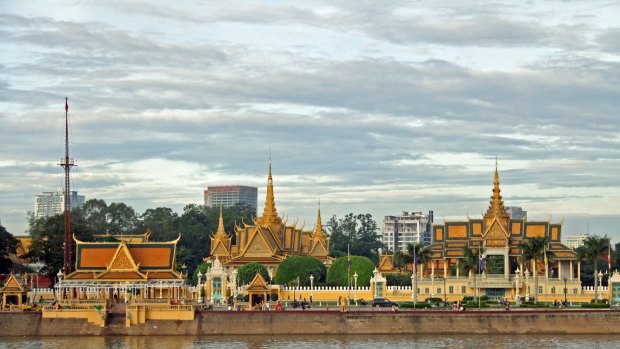 The view towards Phnom Penh's royal palace . 