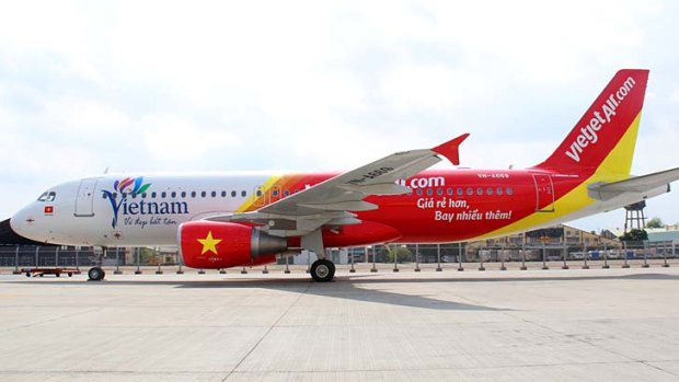 Flight crew operating a VietJet Air plane that landed tourists at the wrong airport have been suspended.