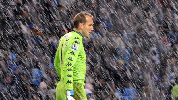 Mark Schwarzer is yet to commit to the offer of a contract extension at Fulham.