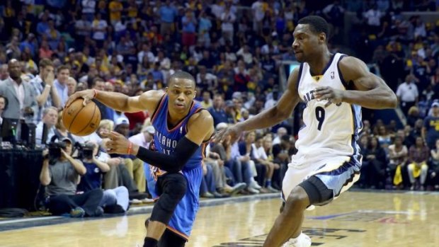 The Grizzlies' Tony Allen, right, defends against Russell Westbrook.