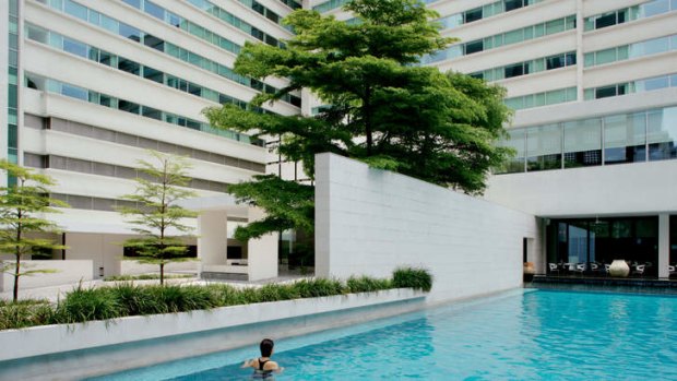 Splashdown: the Metropolitan Hotel Bangkok.