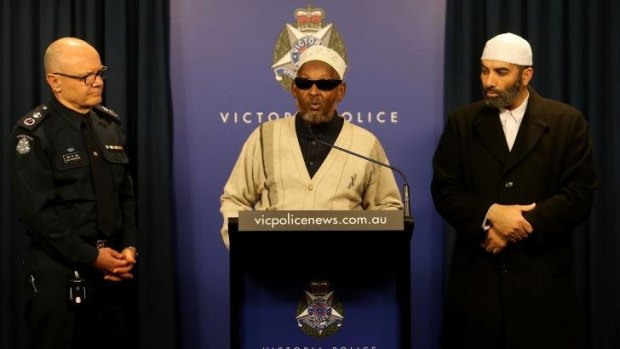 Sheikh Issa Musse (centre) and Sheikh Abdul Azim of the Australian National Imams Council with Victoria Police Chief Commissioner Ken Lay (left).