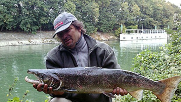 Salmon fishing in the Seine