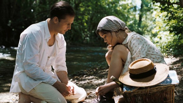 While set in a World War I timeframe, The Well-Digger's Daughter harks back to issues and social conventions consistent with films inspired by the novels of Thomas Hardy.