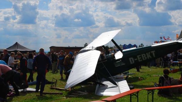 A small plane flew into the crowd at the Lillinghof airfield