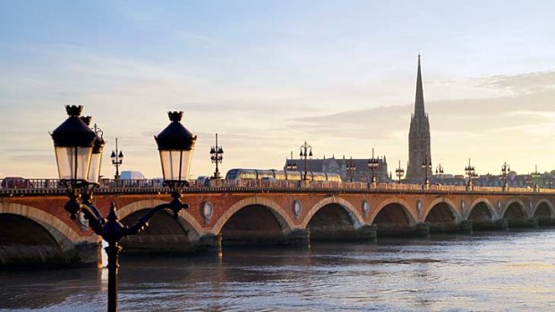 Pont de Pierre, in Bordeaux.