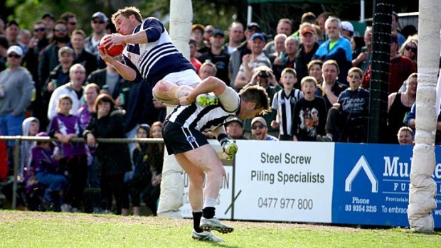 Gary Moorcroft kicked six majors for Bundoora.