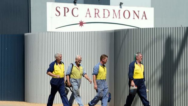 SPC Ardmona's future is in dout after Ferderal Govt. refused $25 million of assistance, putting thousands of jobs at risk in the Shepparton region.  Contract workers leaving the factory.