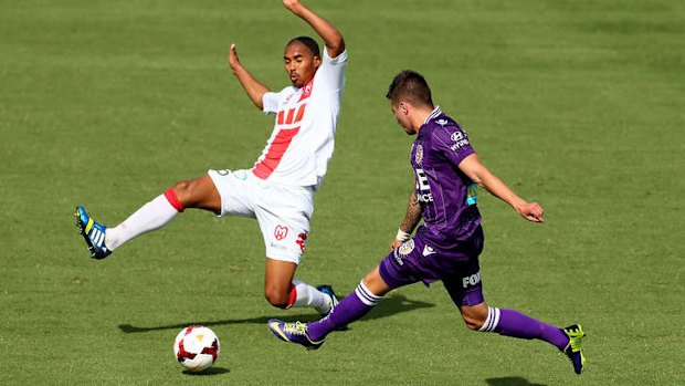 Perth Glory's Jamie Maclaren eyes off more goals