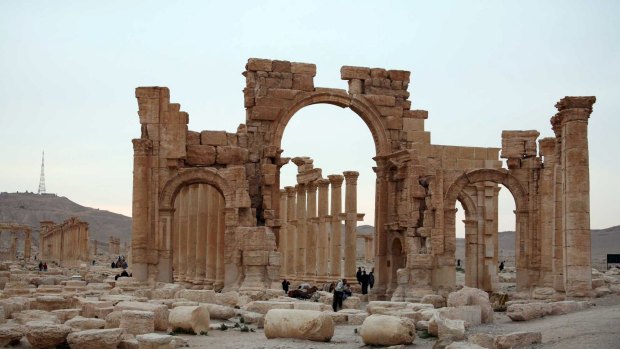 Islamic State fighters in Syria have entered the ancient ruins of Palmyra after taking complete control of the central city.