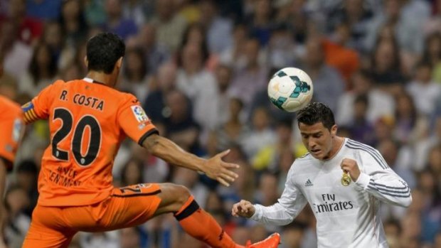 Cristiano Ronaldo passes the ball to Sergio Ramos, setting up Real's equaliser