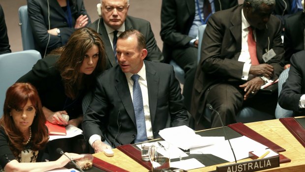 Tony Abbott speaks with his chief of staff, Peta Credlin, at a UN Security Council in New York.