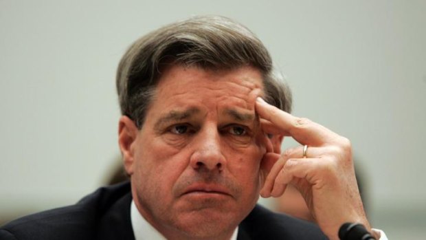Paul Bremer, who headed the Coalition Provisional Authority which ran Iraq in 2003 and the first half of 2004, has defended the cash flights criticised by Bowen. 