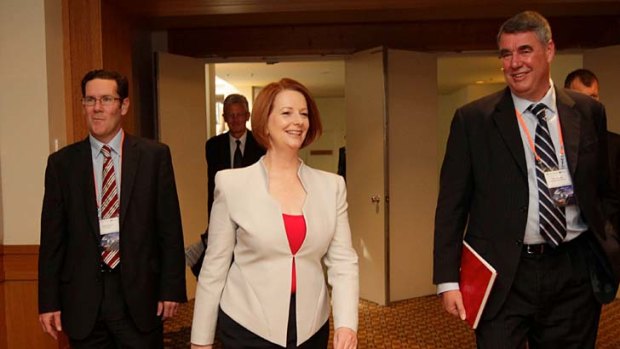 Julia Gillard with Australian Steel Institute Chairman Andrew Roberts (left) and Australian Steel Institute Chief Executive Don McDonald (right).