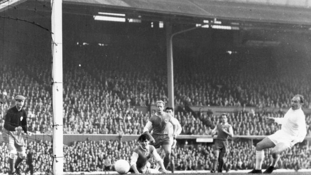 In his heyday ... Alfredo Di Stefano of Argentina, far right, scores the first goal for Real Madrid in the 1960 European Soccer Cup Final.