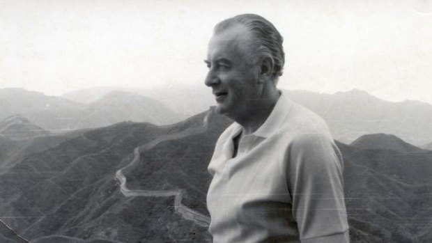 Gough Whitlam wanders the Great Wall.