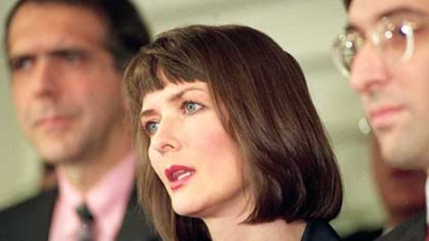 Flashback ... Flanked by her lawyers in 1992, Laurie Bembenek addresses a news conference.