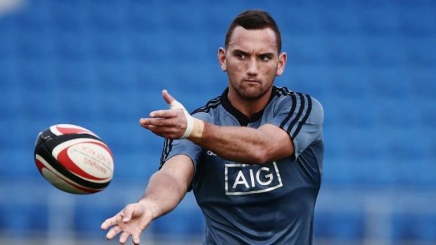 Aaron Cruden has won the No.10 jersey for Test against England.