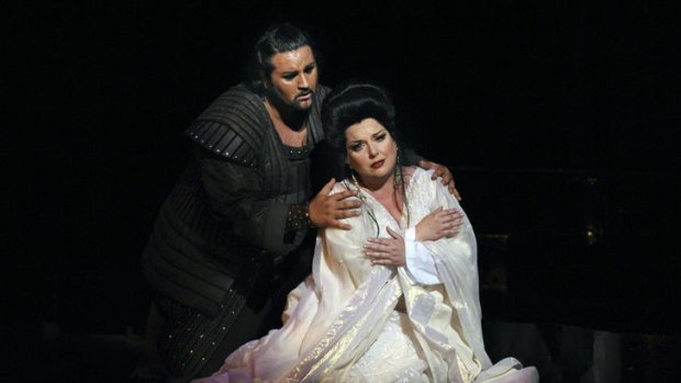 Rosario La Spina and Susan Foster in <i>Turandot</i>.