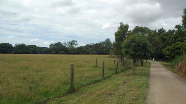 Mitchelton Alderley bike walk