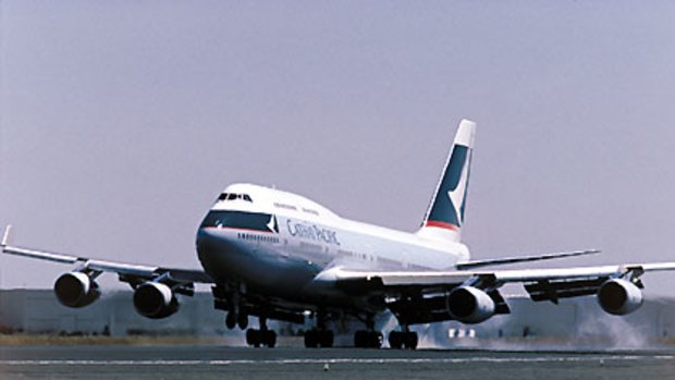 Cathay Pacific has been named the world's best airline at the annual Skytrax awards.