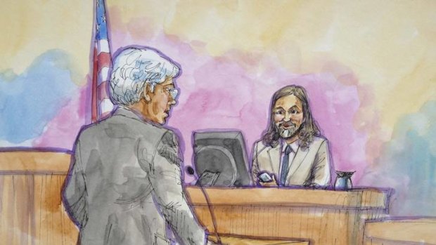Apple attorney Harold McElhinny, left, questions Apple designer Christopher Stringer in this court sketch during a high profile trial between Samsung and Apple in San Jose, California