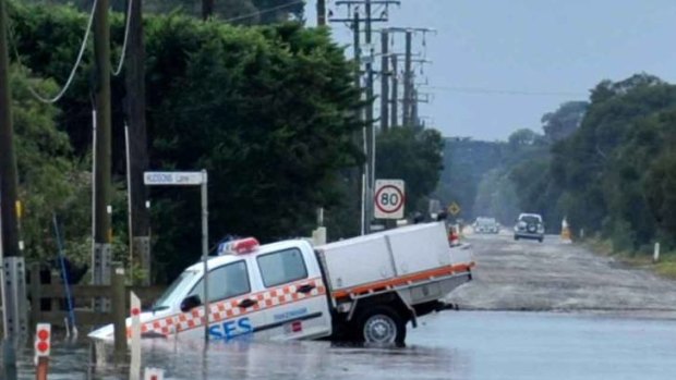 Heavy rain caused flooding in parts of South Gippsland. Some residnts on the Bourndry Drain Road Koo Wee Rup were evacuated.