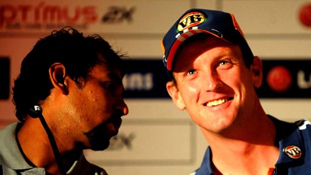 Under the spotlight ... Australian Twenty20 captain Cameron White speaks with his Sri Lankan counterpart Tillakaratne Dilshan.