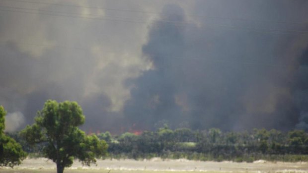 This fire near Harvey is expected to threaten homes and lives on Monday afternoon. <b>Photos</b>: Paula Ewing and perthweatherlive.com