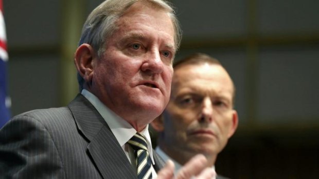 Target unchanged: Industry Minister Ian Macfarlane has defended a proposal to keep the renewable energy target at 20 per cent of power consumption. 