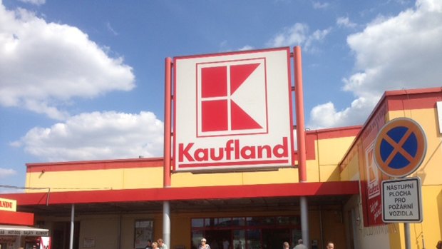 Kaufland is believed to need at least 15 to 20 stores to make its Australian investment viable .