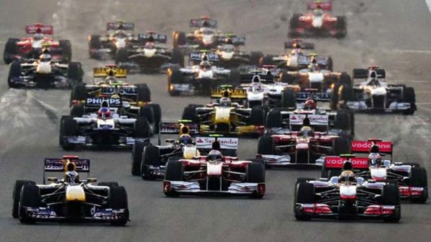 Drivers take the first corner in the Abu Dhabi Grand Prix.