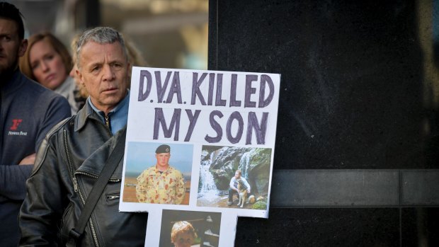 Ross Grant, father of Afghanistan veteran Jason Grant who died in July 2017, at a rally outside the Department of Veterans' Affairs in Melbourne.