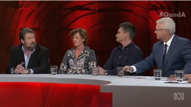 Drinking, depression and deportation: <i>Q&A</i>'s panellists discuss the important topics. L-R: Broadcaster Derryn Hinch, Labor MP Anna Burke, comedian and broadcaster Dave Hughes, host Tony Jones. 
