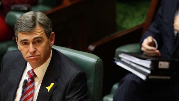 Victorian Labor un Premier John Brumby must try to avoid the mistakes of its federal counterpart as it united the parties two pillars.