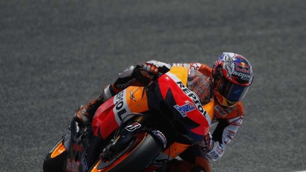 Casey Stoner backs up his Spanish MotoGP win with a victory in Portugal to take a one-point lead in the championship.