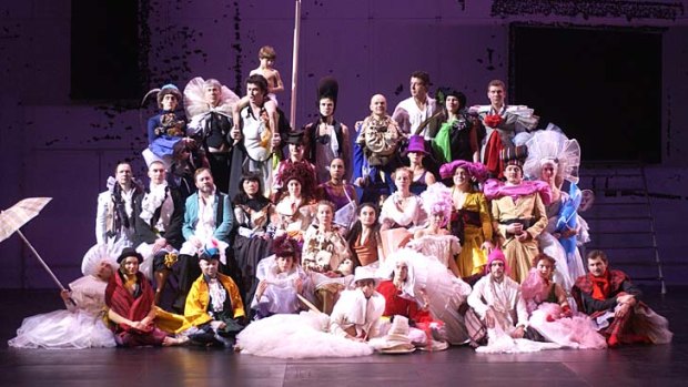 Colour, movement and stagecraft: The cast of Sacha Waltz's <em>Dido & Aeneas</em>.